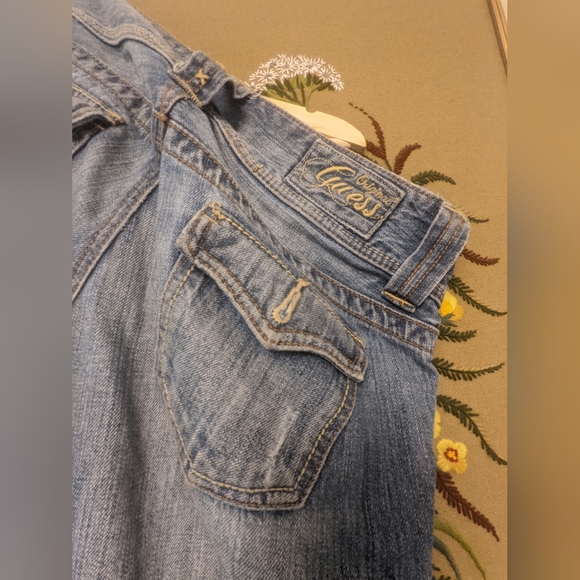 Guess Low Rise Cuffed Y2K Boyfriend style jeans - Picture 9 of 11